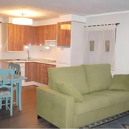 Comfortable With Mountain View In Apartment